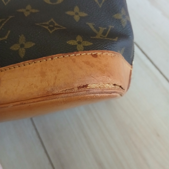 Authentic Vintage Louis Vuitton Brown & Tan Alma PM Monogram Satchel - Picture 9 of 14